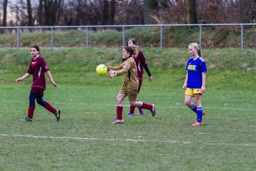 Bild 105 - B-Juniorinnen TSV Gnutz o.W. - SV Henstedt Ulzburg II : Ergebnis: ca. 5:0